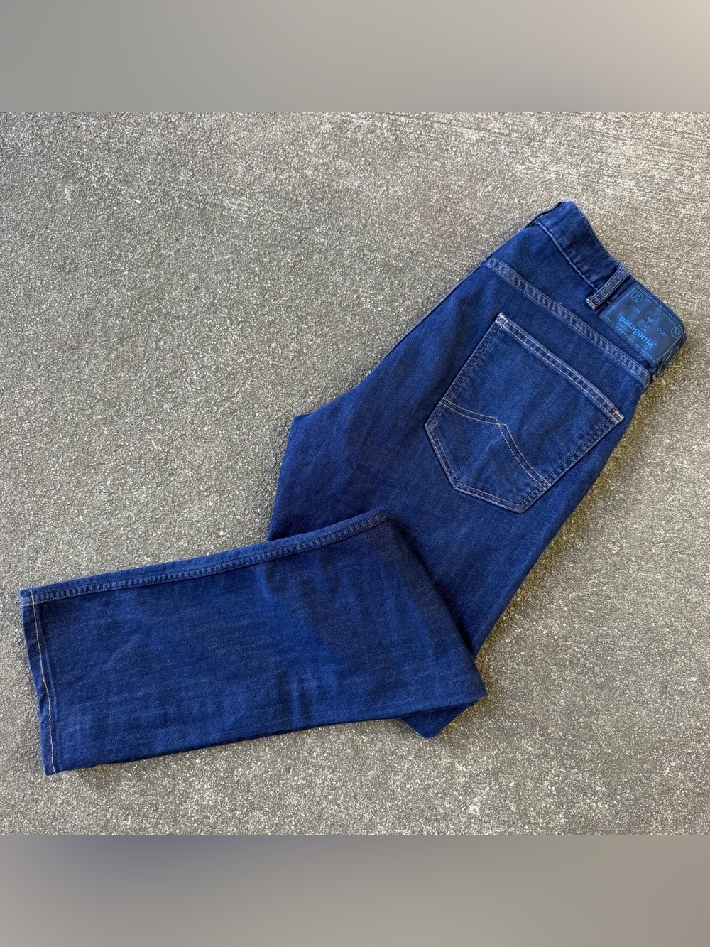 Patagonia Performance Straight Fit Stretch Jeans Mens 33x32 Iron Clad Dark Demin